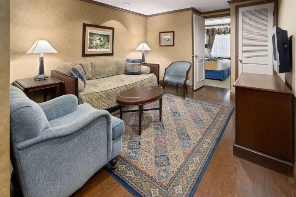 The Blakely by LuxUrban image 6